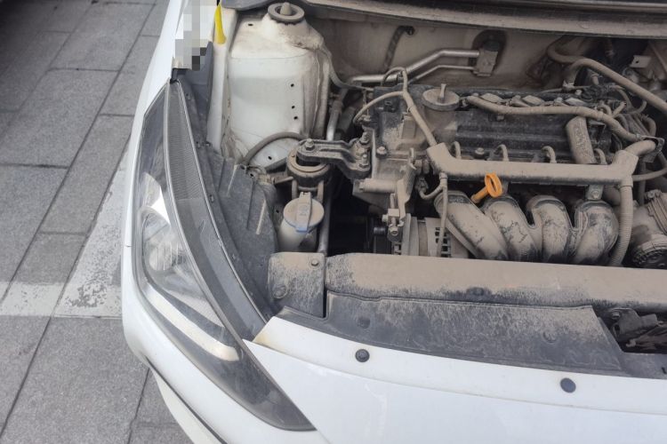 Used Hyundai Verna (older generation) 2017 1.4L Manual Refreshed Version China VI Standard Engine Bay Right