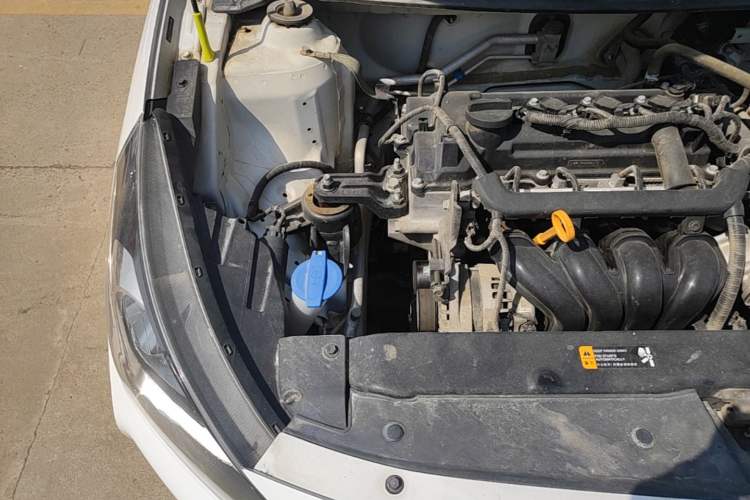 Used Hyundai Verna (older generation) 2017 1.4L Manual Refreshed Version China VI Standard Engine Bay Right