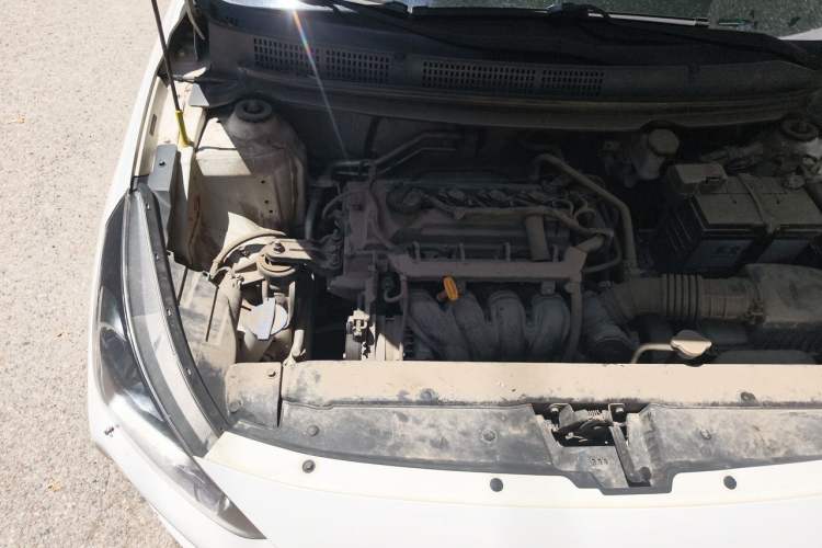 Used Hyundai Verna (older generation) 2017 1.4L Manual Refreshed Version China V Standard Engine Bay Right