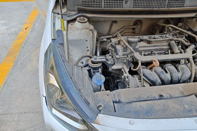 Used Hyundai Verna (older generation) 2017 1.4L Manual Refreshed Version China VI Standard Engine Bay Right