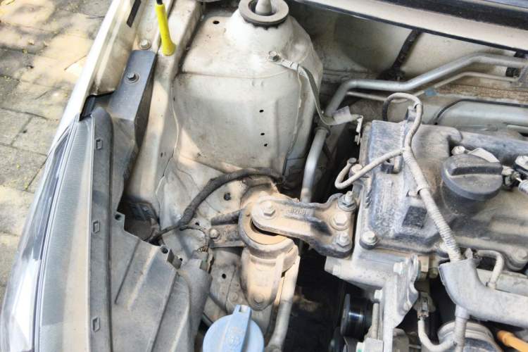 Used Hyundai Verna (older generation) 2017 1.4L Manual Refreshed Version China VI Standard Engine Bay Right