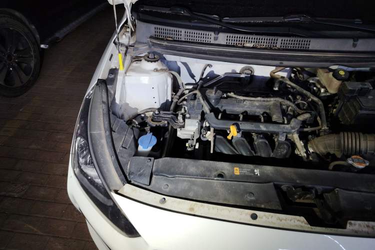 Used Hyundai Verna (older generation) 2017 1.4L Manual Refreshed Version China V Standard Engine Bay Right