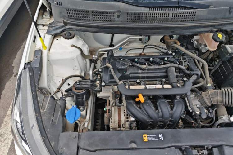 Used Hyundai Verna (older generation) 2017 1.4L Manual Refreshed Version China VI Standard Engine Bay Right