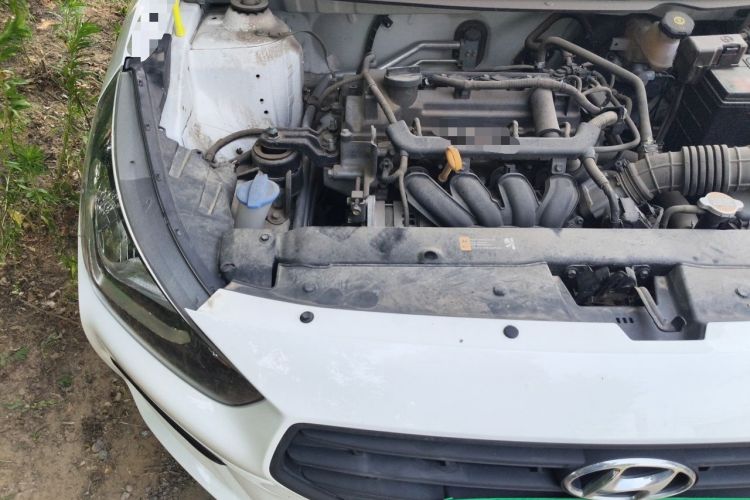 Used Hyundai Verna (older generation) 2017 1.4L Manual Refreshed Version China VI Standard Engine Bay Right