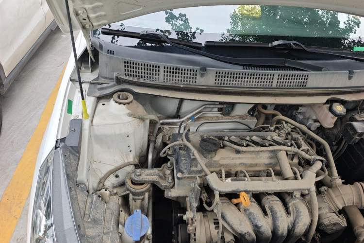 Used Hyundai Verna (older generation) 2017 1.4L Manual Refreshed Version China V Standard Engine Bay Right