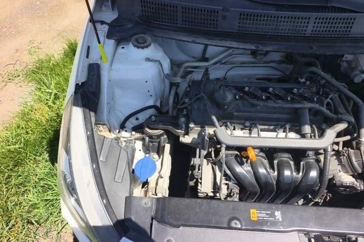 Used Hyundai Verna (older generation) 2017 1.4L Manual Refreshed Version China V Standard Engine Bay Right