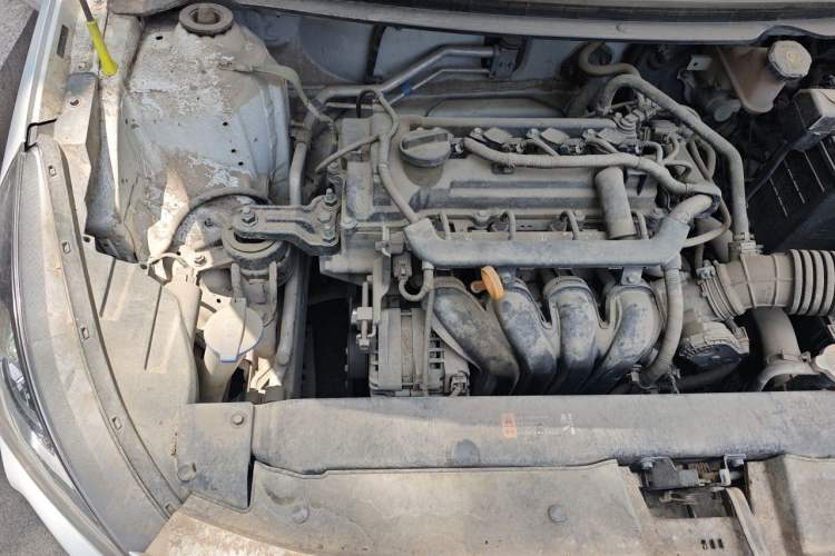 Used Hyundai Verna (older generation) 2017 1.4L Manual Refreshed Version China V Standard Engine Bay Right