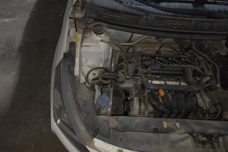 Used Hyundai Verna (older generation) 2017 1.4L Manual Refreshed Version China V Standard Engine Bay Right