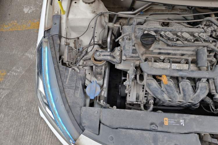 Used Hyundai Verna (older generation) 2017 1.4L Manual Huancai Connected Version China VI Engine Bay Right