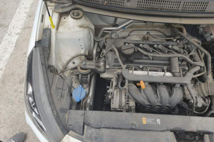 Used Hyundai Verna (older generation) 2017 1.4L Manual Refreshed Version China V Standard Engine Bay Right