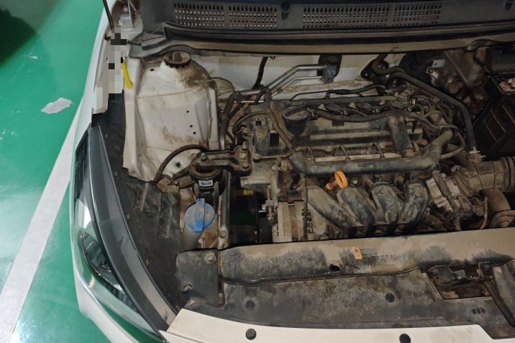 Used Hyundai Verna (older generation) 2017 1.4L Manual Refreshed Version China VI Standard Engine Bay Right