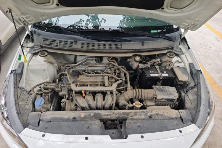 Used Hyundai Verna (older generation) 2017 1.4L Manual Refreshed Version China V Standard Engine Bay