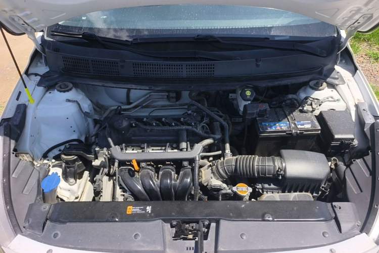 Used Hyundai Verna (older generation) 2017 1.4L Manual Refreshed Version China V Standard Engine Bay