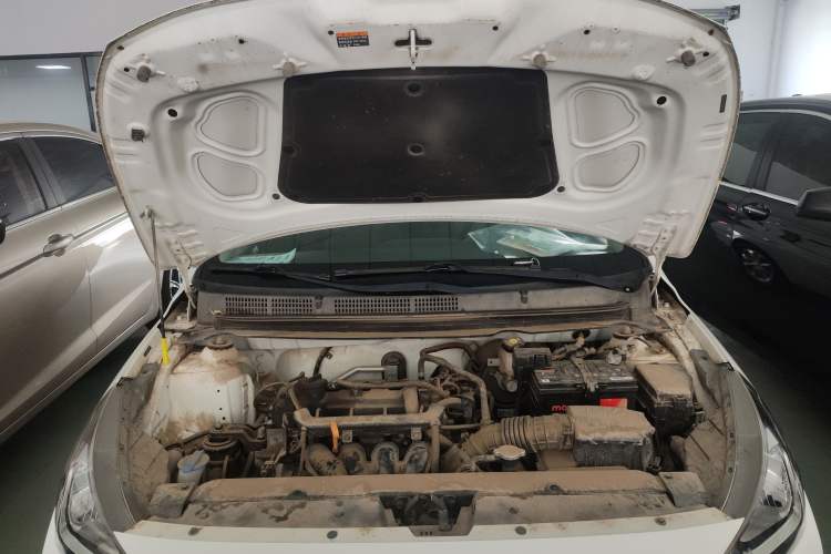 Used Hyundai Verna (older generation) 2017 1.4L Manual Huancai Edition China V Standard Engine Bay