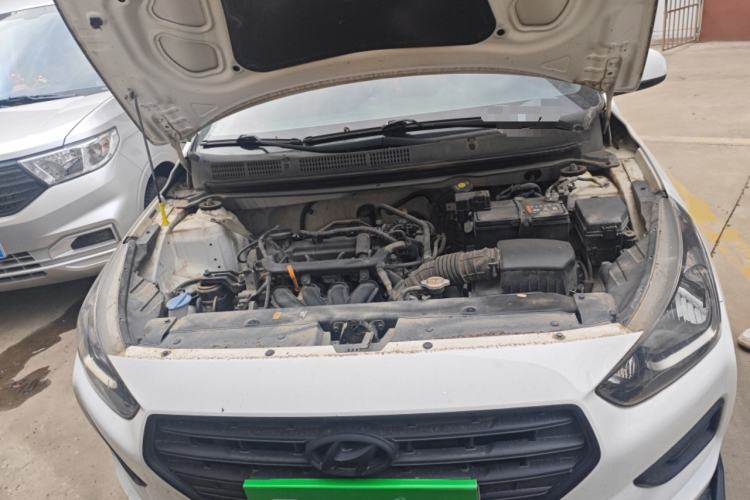 Used Hyundai Verna (older generation) 2017 1.4L Manual Refreshed Version China V Standard Engine Bay