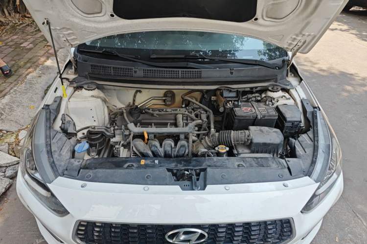 Used Hyundai Verna (older generation) 2017 1.4L Manual Huancai Edition China V Standard Engine Bay
