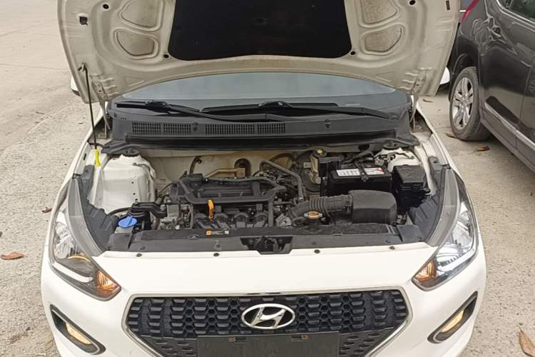 Used Hyundai Verna (older generation) 2017 1.4L Manual Huancai Edition China V Standard Engine Bay