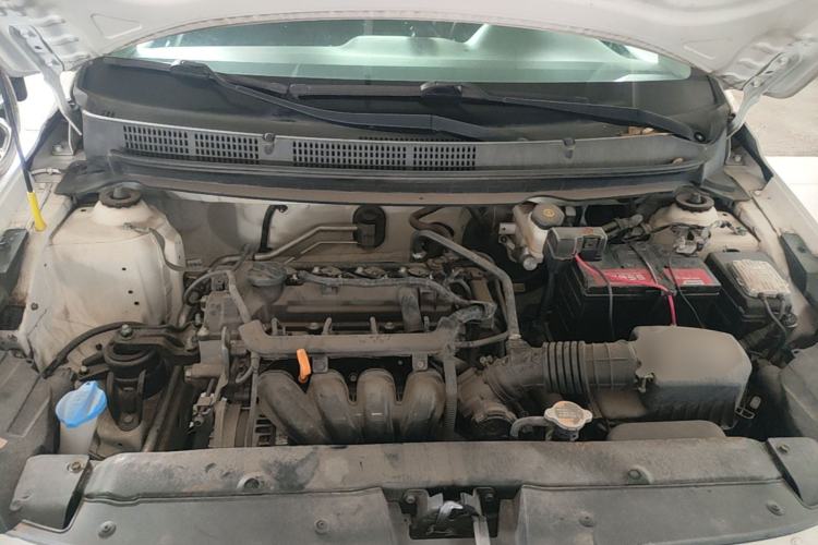 Used Hyundai Verna (older generation) 2017 1.4L Manual Refreshed Version China V Standard Engine Bay