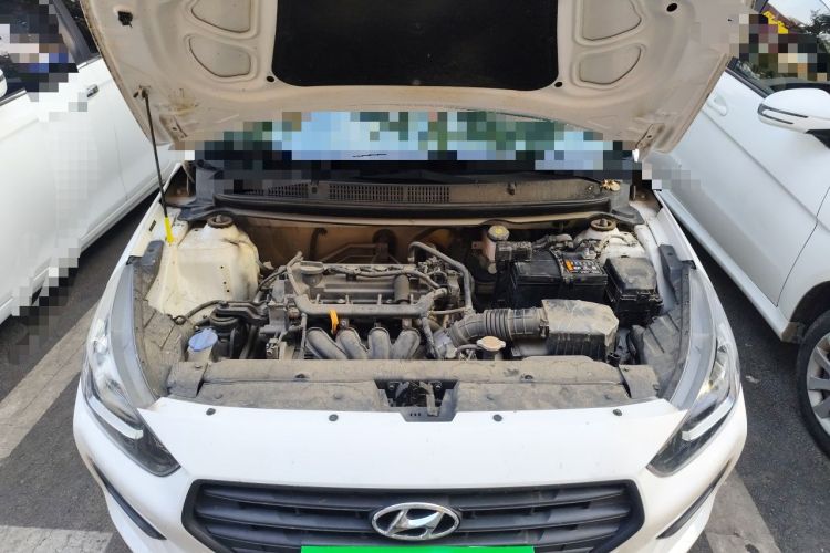 Used Hyundai Verna (older generation) 2017 1.4L Manual Refreshed Version China V Standard Engine Bay