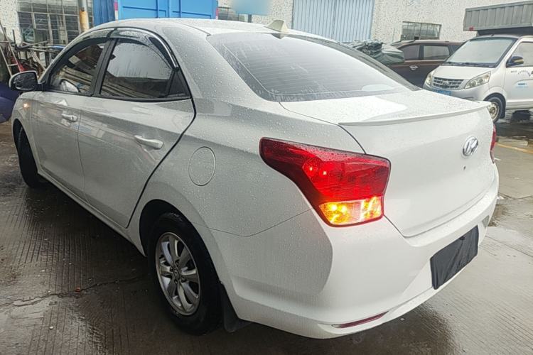 Used Hyundai Verna (older generation) 2017 1.4L Manual Colorful Skyroof Version China V Standard Exterior 2
