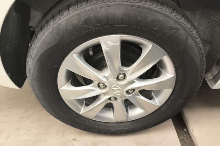Used Hyundai Verna (older generation) 2017 1.4L Manual Refreshed Version China V Standard Exterior 4