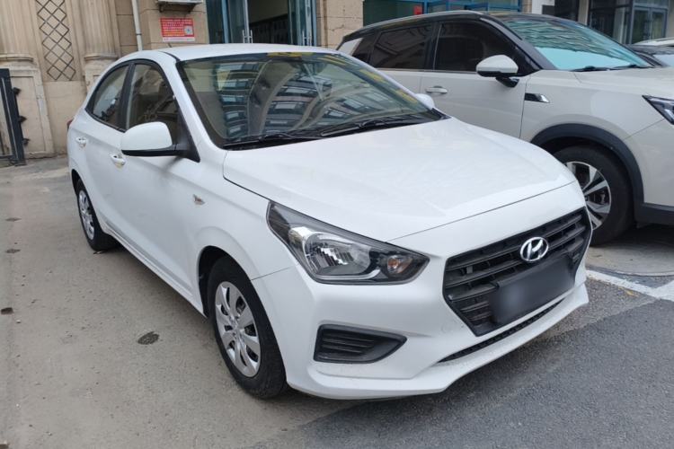 Used Hyundai Verna (older generation) 2017 1.4L Manual Refreshed Version China V Standard Front Right 45 Deg