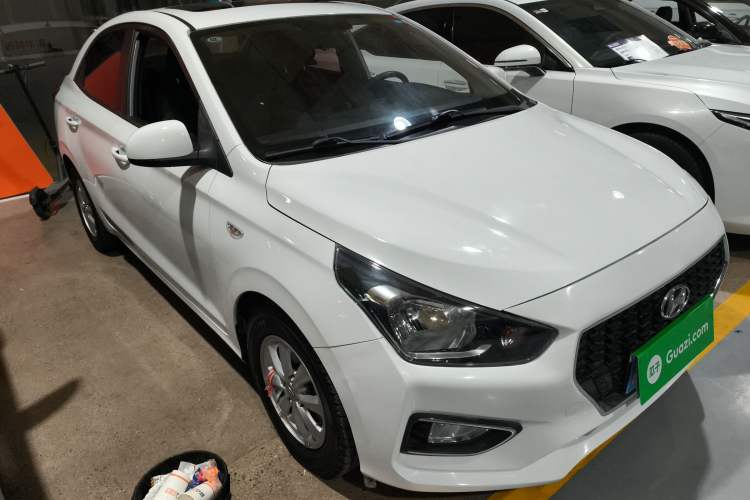 Used Hyundai Verna (older generation) 2017 1.4L Automatic YueXiang Edition China VI Standard Front Right 45 Deg