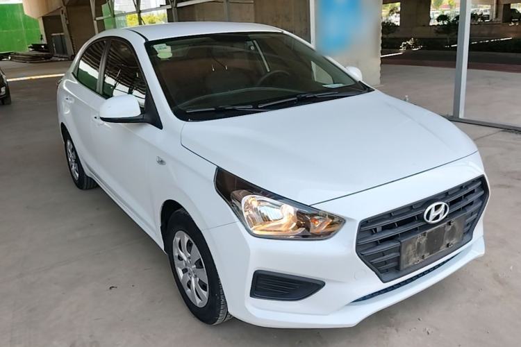 Used Hyundai Verna (older generation) 2017 1.4L Manual Refreshed Version China V Standard Front Right 45 Deg