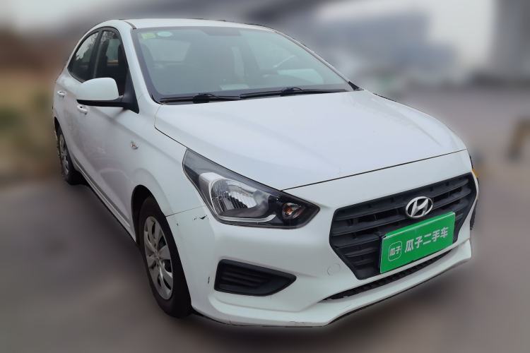 Used Hyundai Verna (older generation) 2017 1.4L Manual Refreshed Version China V Standard Front Right 45 Deg