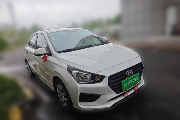 Used Hyundai Verna (older generation) 2017 1.4L Manual Refreshed Version China VI Standard Front Right 45 Deg