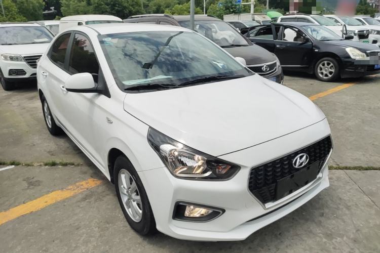 Used Hyundai Verna (older generation) 2017 1.4L Manual Huancai Edition China V Standard Front Right 45 Deg