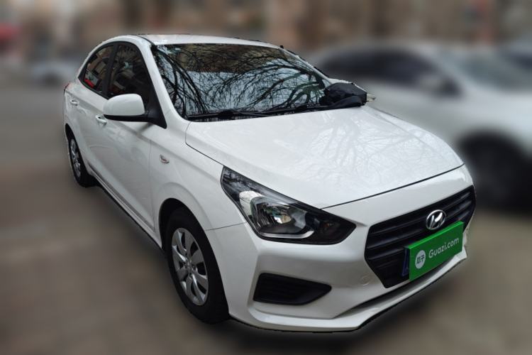 Used Hyundai Verna (older generation) 2017 1.4L Manual Refreshed Version China V Standard Front Right 45 Deg