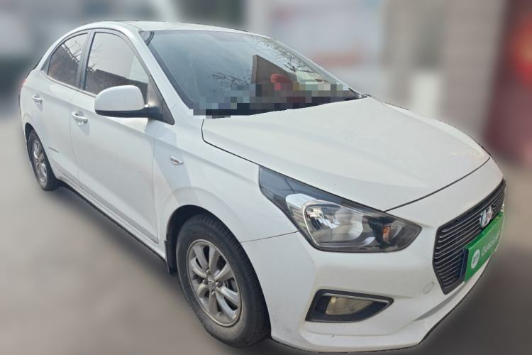 Used Hyundai Verna (older generation) 2017 1.4L Manual Refreshed Version China VI Standard Front Right 45 Deg