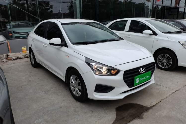 Used Hyundai Verna (older generation) 2017 1.4L Manual Refreshed Version China V Standard Front Right 45 Deg