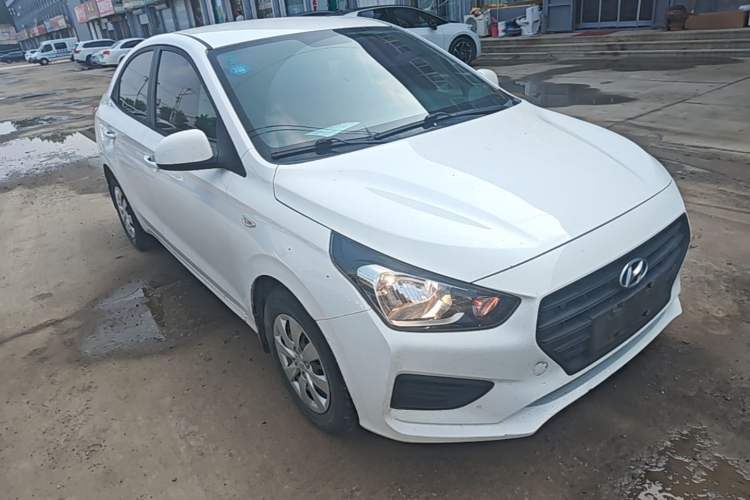 Used Hyundai Verna (older generation) 2017 1.4L Manual Refreshed Version China V Standard Front Right 45 Deg