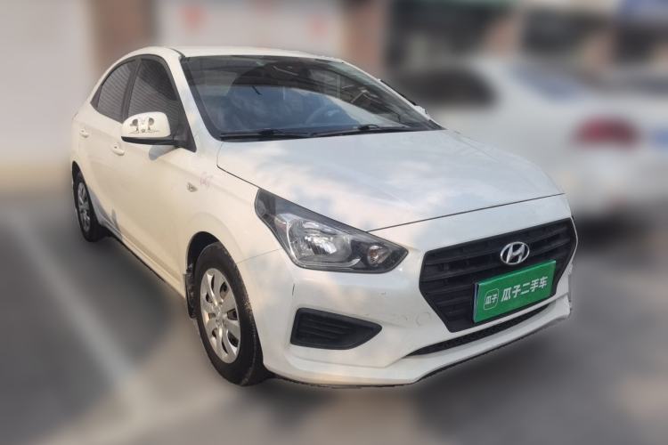 Used Hyundai Verna (older generation) 2017 1.4L Manual Refreshed Version China VI Standard Front Right 45 Deg