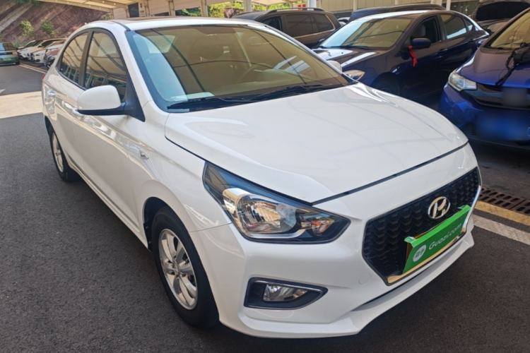Used Hyundai Verna (older generation) 2017 1.4L Automatic YueXiang Edition China VI Standard Front Right 45 Deg