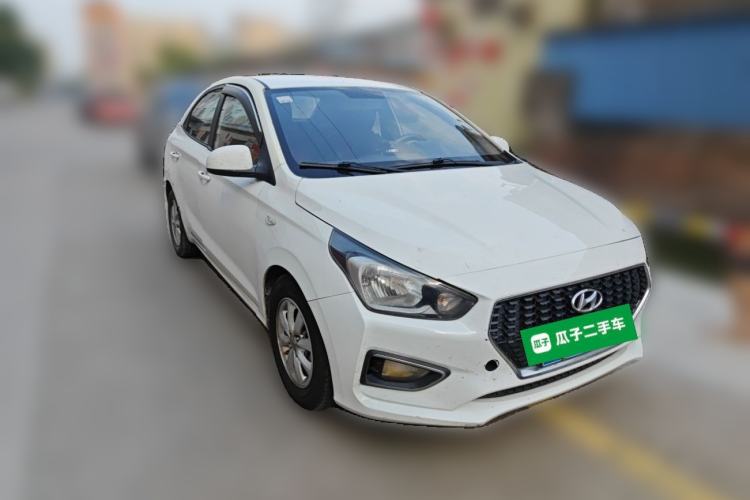 Used Hyundai Verna (older generation) 2017 1.4L Manual Huancailian Connected Version China V Standard Front Right 45 Deg