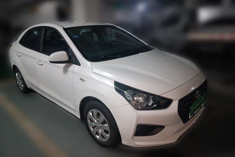 Used Hyundai Verna (older generation) 2017 1.4L Manual Refreshed Version China VI Standard Front Right 45 Deg
