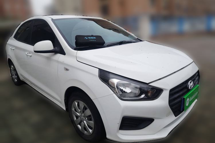 Used Hyundai Verna (older generation) 2017 1.4L Manual Refreshed Version China VI Standard Front Right 45 Deg