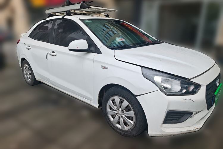 Used Hyundai Verna (older generation) 2017 1.4L Manual Huancailian Connected Version China V Standard Front Right 45 Deg
