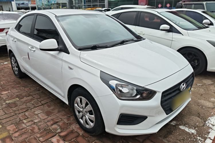Used Hyundai Verna (older generation) 2017 1.4L Manual Refreshed Version China VI Standard Front Right 45 Deg