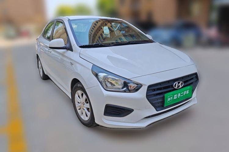 Used Hyundai Verna (older generation) 2017 1.4L Manual Refreshed Version China VI Standard Front Right 45 Deg