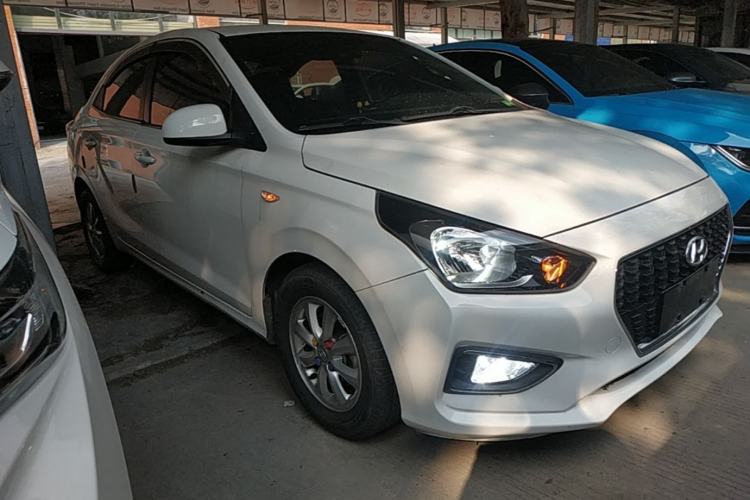 Used Hyundai Verna (older generation) 2017 1.4L Manual Huancai Edition China V Standard Front Right 45 Deg