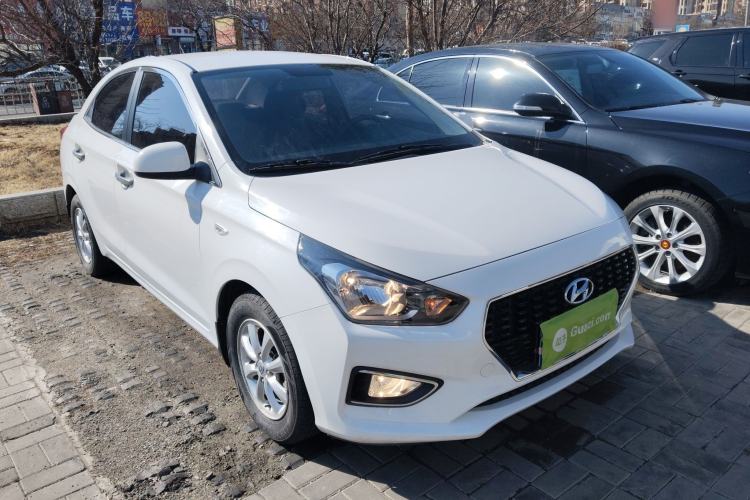 Used Hyundai Verna (older generation) 2017 1.4L Manual Huancai Edition China V Standard Front Right 45 Deg