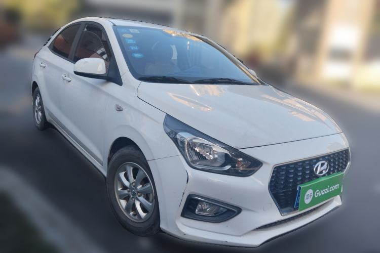 Used Hyundai Verna (older generation) 2017 1.4L Manual Huancailian Connected Version China V Standard Front Right 45 Deg