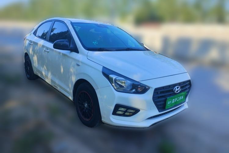 Used Hyundai Verna (older generation) 2017 1.4L Manual Refreshed Version China V Standard Front Right 45 Deg