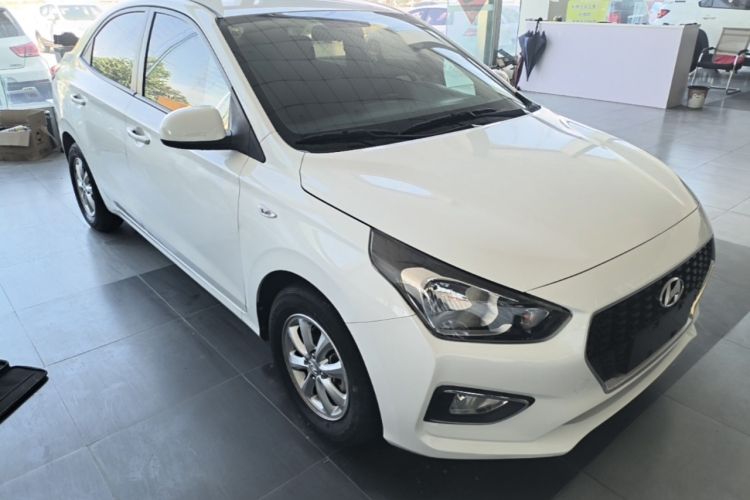 Used Hyundai Verna (older generation) 2017 1.4L Manual Huancai Edition China VI Front Right 45 Deg