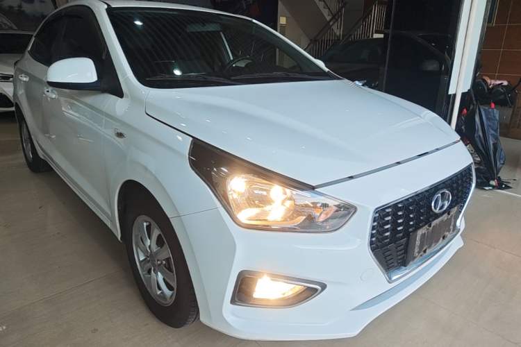 Used Hyundai Verna (older generation) 2017 1.4L Automatic YueXiang Edition China V-standard Front Right 45 Deg