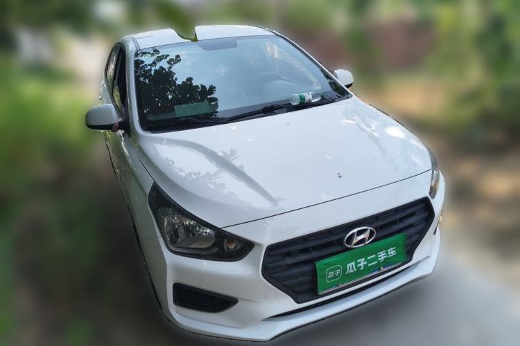 Used Hyundai Verna (older generation) 2017 1.4L Manual Refreshed Version China VI Standard Front Right 45 Deg